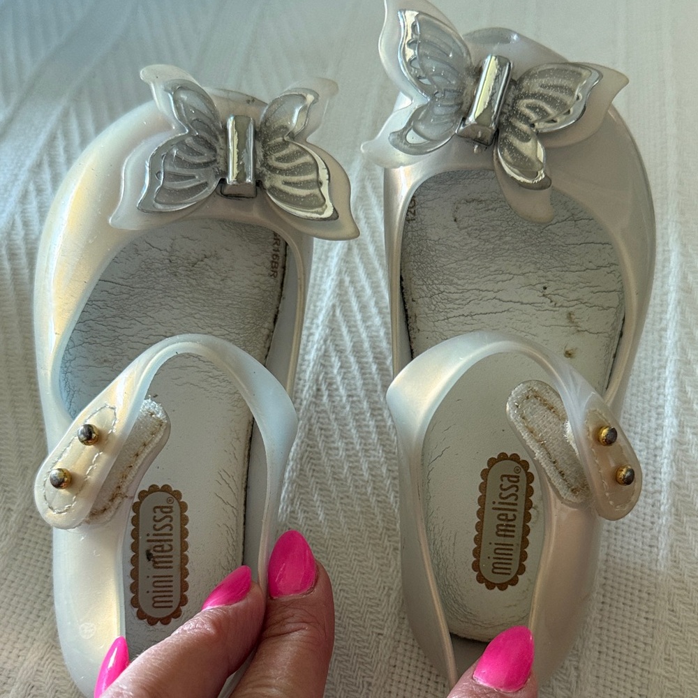 Mini Melissa White Dress Shoes with Butterfly Detail